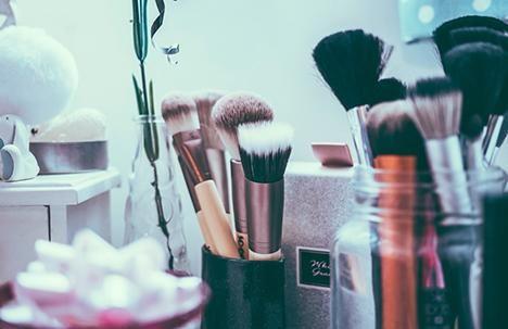 Why Plexiglass Material is Best for Makeup Organizers | NEAT BEAUTY® LTD